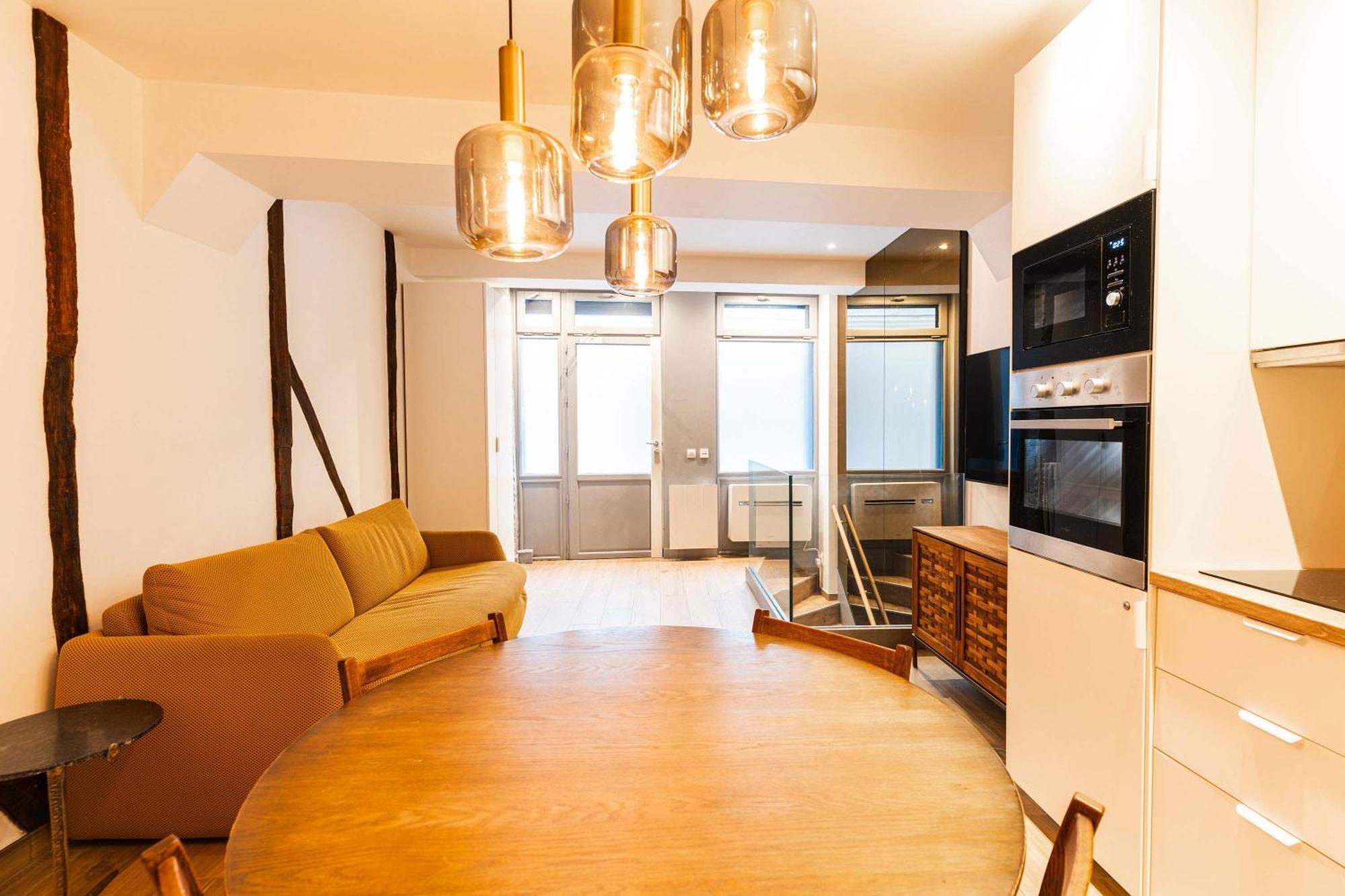 Loft 1 Bedroom Marais, Notre Dame Ac By Lcc Agency Parijs